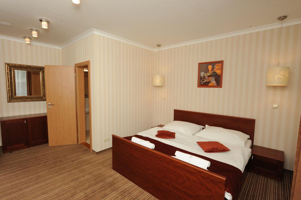 Hotel Encian Rajecké Teplice Extérieur photo