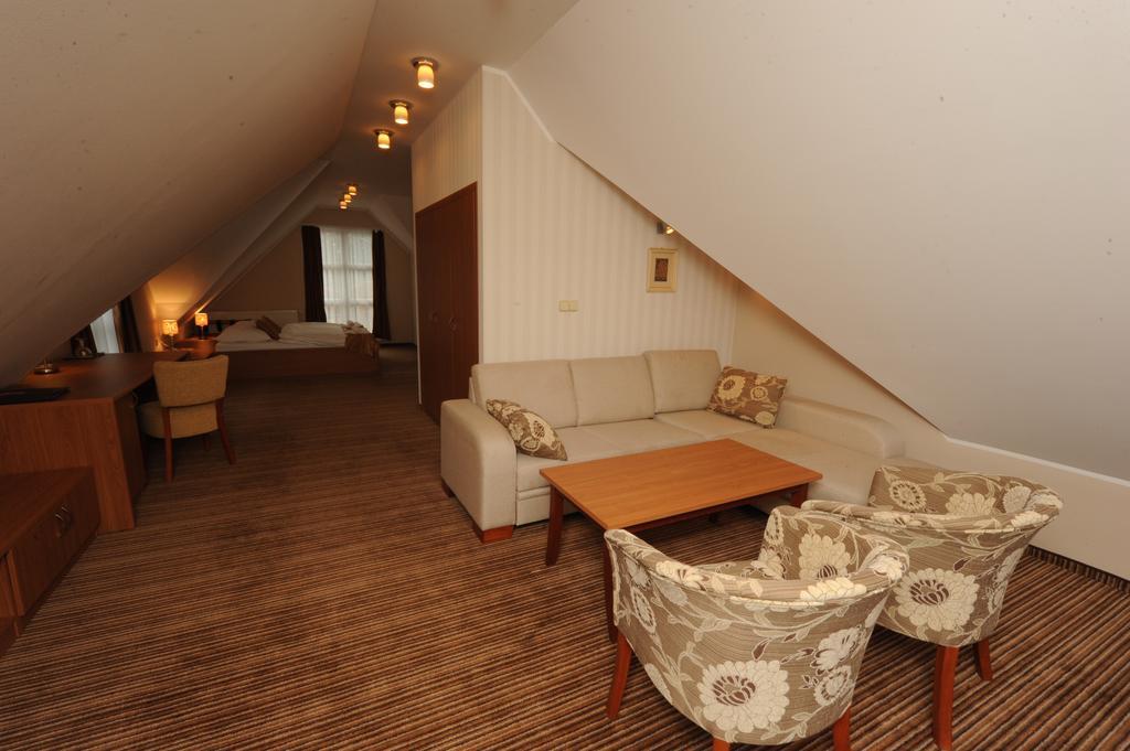 Hotel Encian Rajecké Teplice Extérieur photo