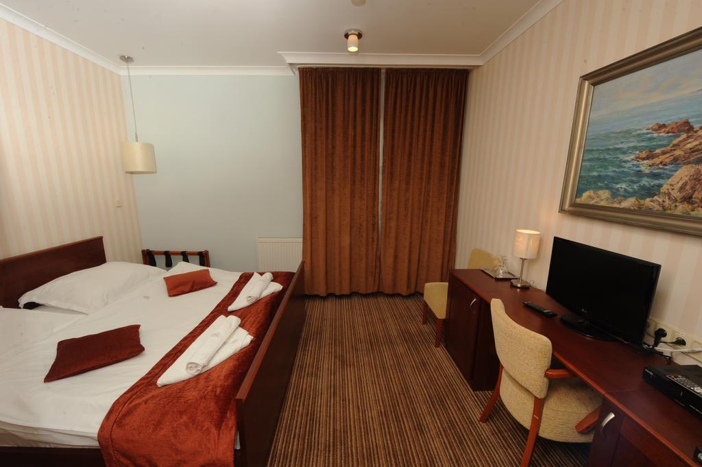 Hotel Encian Rajecké Teplice Extérieur photo