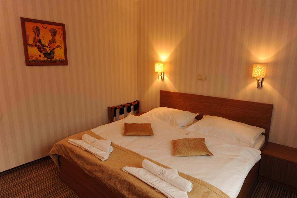 Hotel Encian Rajecké Teplice Extérieur photo