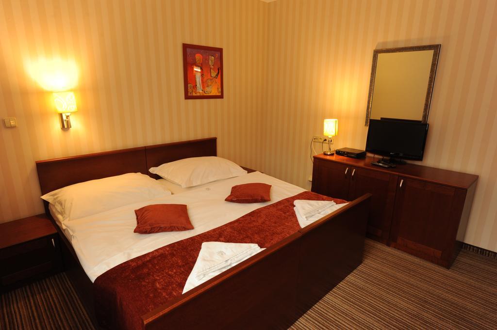 Hotel Encian Rajecké Teplice Extérieur photo