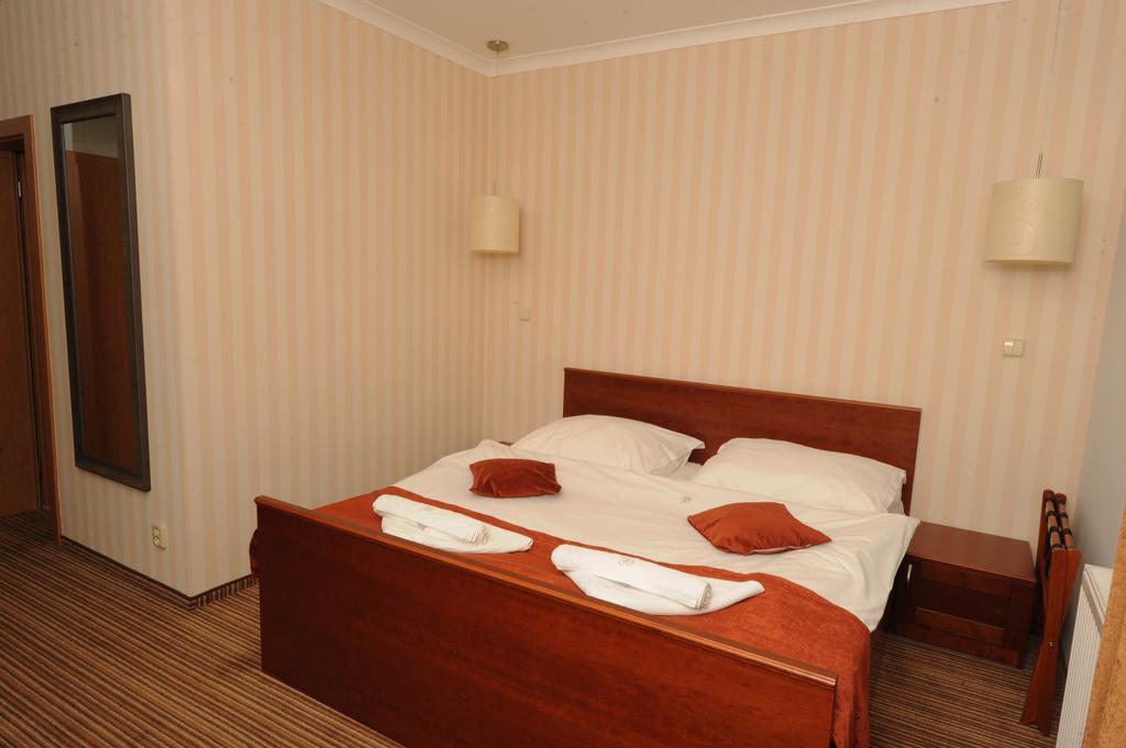 Hotel Encian Rajecké Teplice Extérieur photo