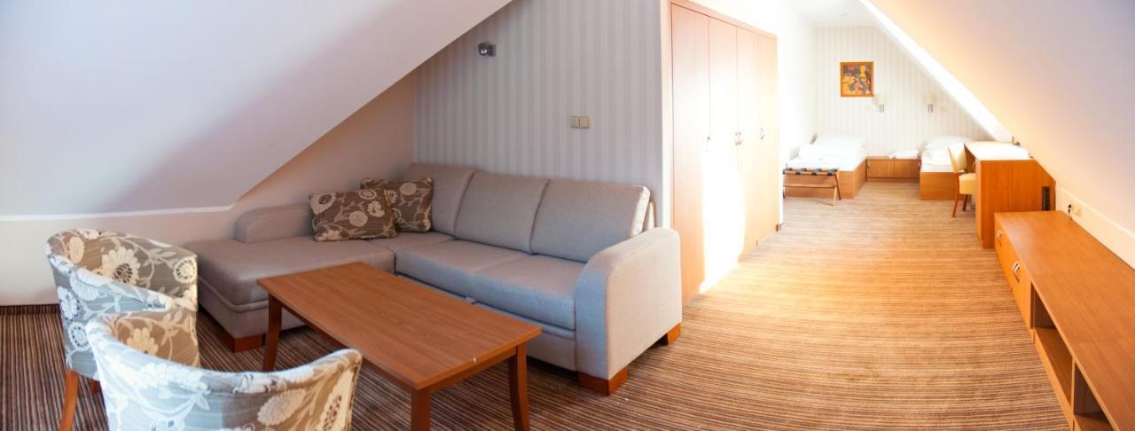 Hotel Encian Rajecké Teplice Extérieur photo